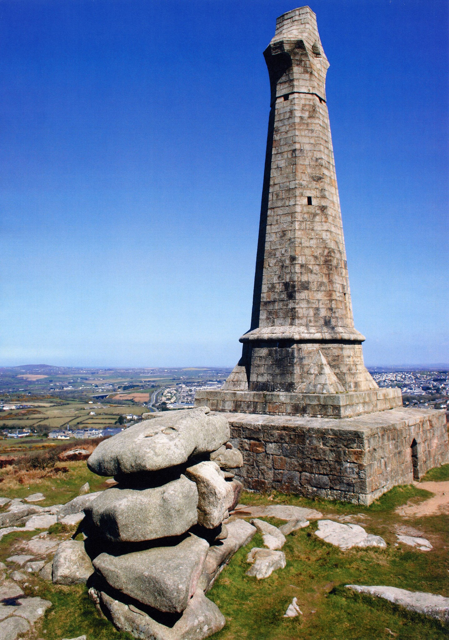 De Dunstanville Memorial, Carn Brea
